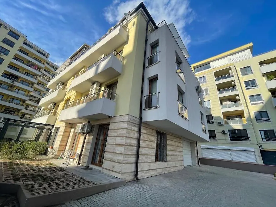 Cozy Apartment In Varna With Parking Bulgaria