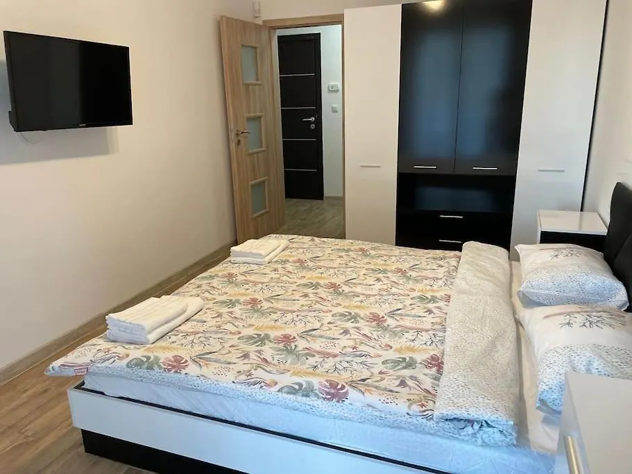Cozy Apartment In Varna With Parking